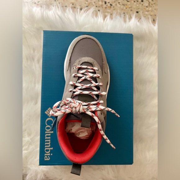 Columbia sneakers women’s size 7 - Picture 4 of 5